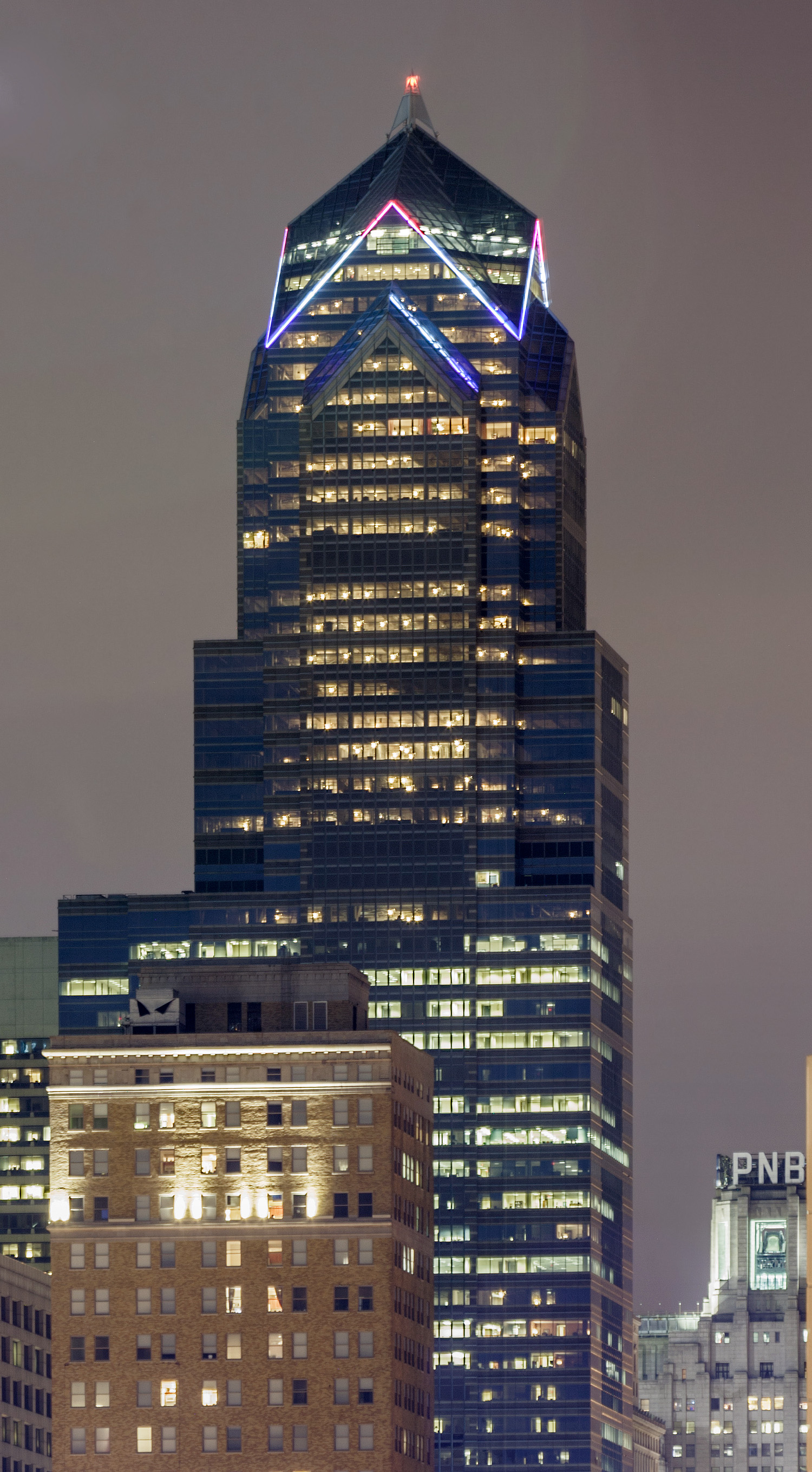 Two Liberty Place, Philadelphia - View from the west. © Mathias Beinling